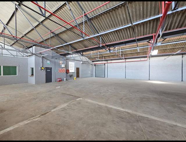 750M² WAREHOUSE TO LET IN BENROSE